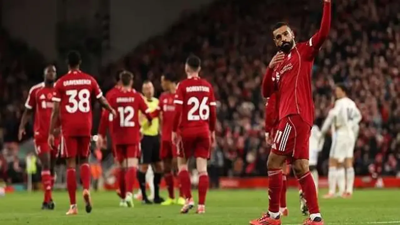 دعم سلوت لصلاح.. تطورات أزمة النجم مع ليفربول وقرار الإدارة